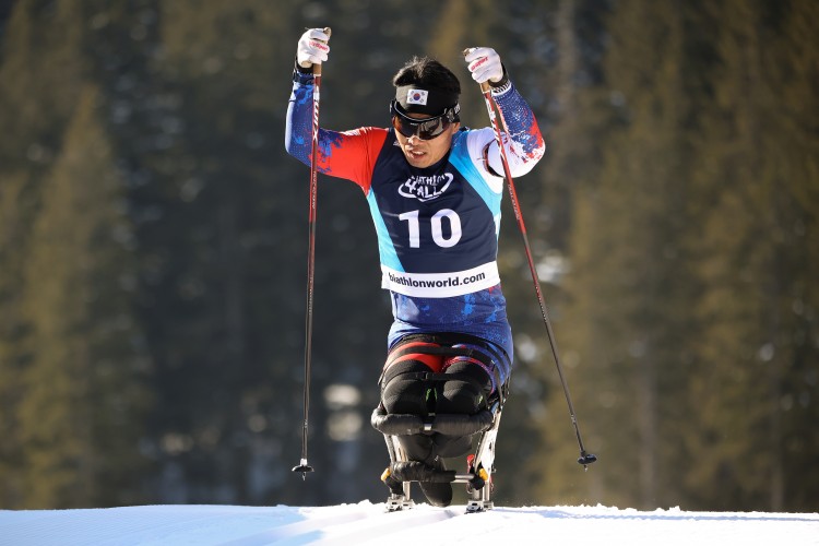 5c9c8aec892bc58a86f59e938d05e5bd_1764517